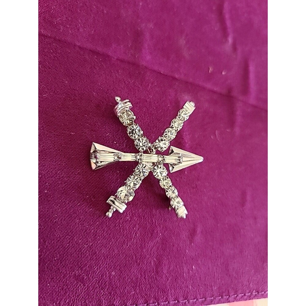 Brooch Arrow Rhinestones Clear Transparent Colorless 1 1/4" - Picture 2 of 7